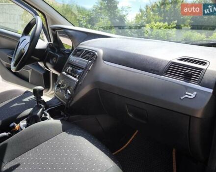 Сірий Фіат Пунто, об'ємом двигуна 1.24 л та пробігом 182 тис. км за 4200 $, фото 30 на Automoto.ua