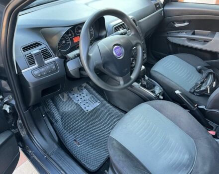 Серый Фиат Пунто, объемом двигателя 1.2 л и пробегом 235 тыс. км за 3900 $, фото 6 на Automoto.ua