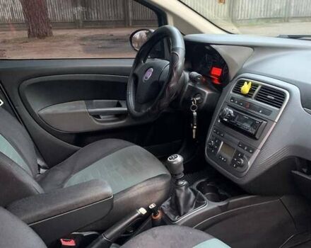 Серый Фиат Пунто, объемом двигателя 1.4 л и пробегом 212 тыс. км за 3700 $, фото 4 на Automoto.ua