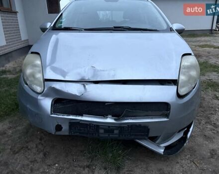 Серый Фиат Пунто, объемом двигателя 1.4 л и пробегом 190 тыс. км за 2300 $, фото 4 на Automoto.ua