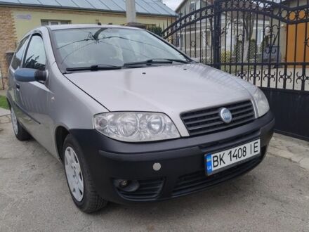 Серый Фиат Пунто, объемом двигателя 1.2 л и пробегом 330 тыс. км за 3500 $, фото 1 на Automoto.ua