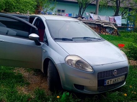 Фиат Пунто 2009 в Коломые на Automoto.ua Серый Фиат Пунто, объемом двигателя 1.4 л и пробегом 278 тыс. км за 4750 $, фото 1 на Automoto.ua