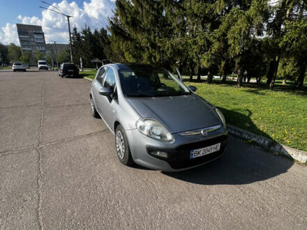 Фиат Пунто 2010 в Ровно на Automoto.ua Серый Фиат Пунто, объемом двигателя 1.25 л и пробегом 182 тыс. км за 5200 $, фото 1 на Automoto.ua