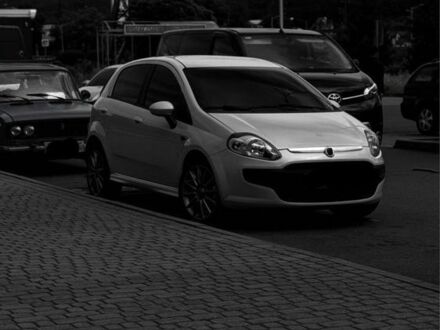 Серый Фиат Пунто, объемом двигателя 1.3 л и пробегом 300 тыс. км за 4600 $, фото 1 на Automoto.ua