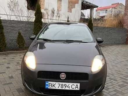 Фіат Пунто 2011 у Рівному на Automoto.ua Сірий Фіат Пунто, об'ємом двигуна 1.3 л та пробігом 199 тис. км за 4800 $, фото 1 на Automoto.ua