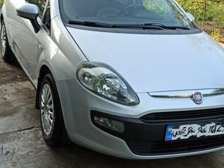 Фиат Пунто 2011 в Кривом Роге на Automoto.ua Серый Фиат Пунто, объемом двигателя 0 л и пробегом 140 тыс. км за 5600 $, фото 1 на Automoto.ua