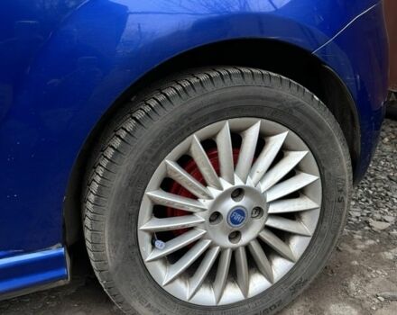 Синий Фиат Пунто, объемом двигателя 1.4 л и пробегом 253 тыс. км за 3600 $, фото 6 на Automoto.ua