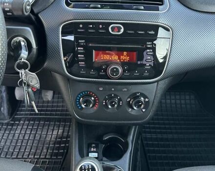 Фиат Пунто 2010 в Бережанах на Automoto.ua Синий Фиат Пунто, объемом двигателя 1.25 л и пробегом 242 тыс. км за 4299 $, фото 14 на Automoto.ua