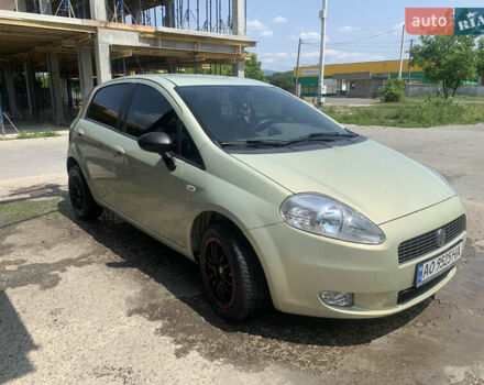 Зеленый Фиат Пунто, объемом двигателя 1.4 л и пробегом 225 тыс. км за 2800 $, фото 2 на Automoto.ua