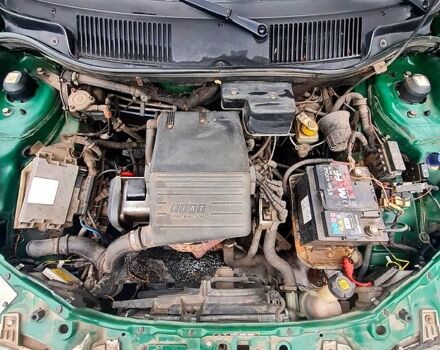 Зелений Фіат Пунто, об'ємом двигуна 1.1 л та пробігом 300 тис. км за 1900 $, фото 1 на Automoto.ua