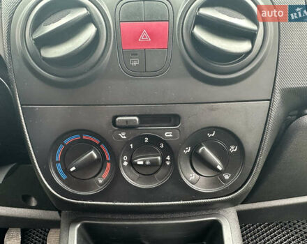 Фиат Кубо 2013 в Ивано-Франковске на Automoto.ua Белый Фиат Кубо, объемом двигателя 1.3 л и пробегом 170 тыс. км за 6200 $, фото 24 на Automoto.ua