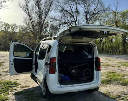 Белый Фиат Кубо, объемом двигателя 1.3 л и пробегом 144 тыс. км за 8500 $, фото 9 на Automoto.ua