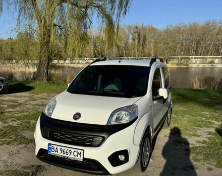 Белый Фиат Кубо, объемом двигателя 1.3 л и пробегом 144 тыс. км за 8500 $, фото 6 на Automoto.ua