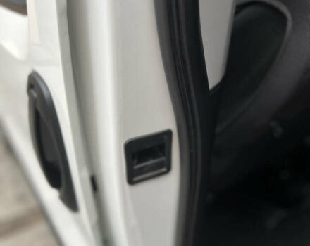 Белый Фиат Кубо, объемом двигателя 1.37 л и пробегом 13 тыс. км за 12699 $, фото 43 на Automoto.ua