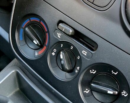 Красный Фиат Кубо, объемом двигателя 1.4 л и пробегом 140 тыс. км за 4500 $, фото 13 на Automoto.ua