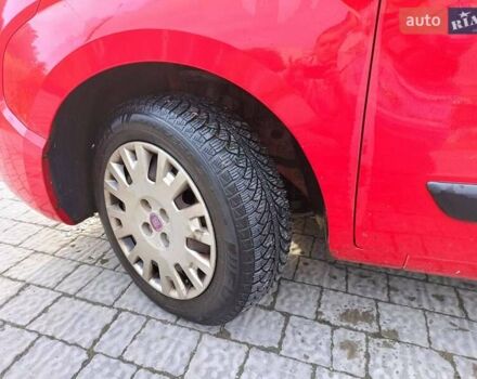 Фиат Кубо 2011 в Ивано-Франковске на Automoto.ua Красный Фиат Кубо, объемом двигателя 1.3 л и пробегом 199 тыс. км за 5099 $, фото 6 на Automoto.ua
