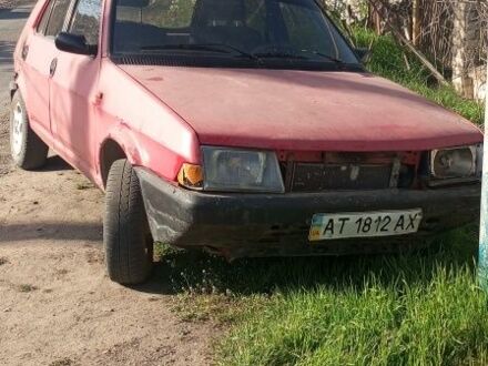 Фіат Ритмо 1983 у Беляевке на Automoto.ua Червоний Фіат Ритмо, об'ємом двигуна 1 л та пробігом 300 тис. км за 293 $, фото 1 на Automoto.ua