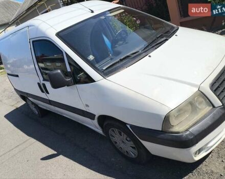 Белый Фиат Скудо, объемом двигателя 2 л и пробегом 279 тыс. км за 4685 $, фото 3 на Automoto.ua