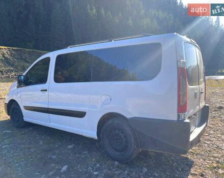 Белый Фиат Скудо, объемом двигателя 2 л и пробегом 193 тыс. км за 7500 $, фото 5 на Automoto.ua