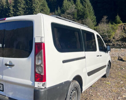 Белый Фиат Скудо, объемом двигателя 2 л и пробегом 193 тыс. км за 7500 $, фото 3 на Automoto.ua