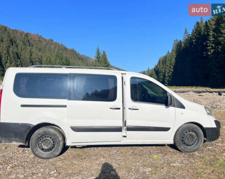 Белый Фиат Скудо, объемом двигателя 2 л и пробегом 193 тыс. км за 7500 $, фото 4 на Automoto.ua