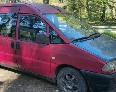 Красный Фиат Скудо, объемом двигателя 2 л и пробегом 300 тыс. км за 2000 $, фото 1 на Automoto.ua