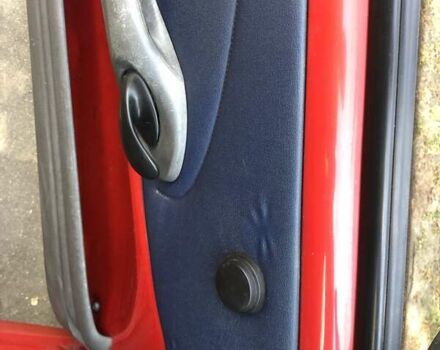 Красный Фиат Сейченто, объемом двигателя 0.9 л и пробегом 150 тыс. км за 1950 $, фото 10 на Automoto.ua