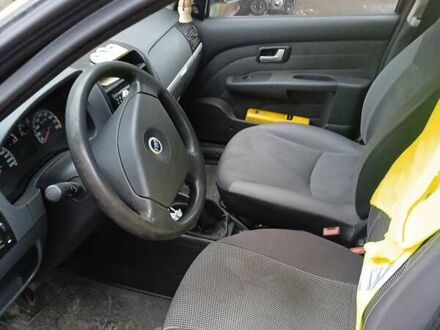 Фіат Сієна 2005 у Кременце на Automoto.ua Червоний Фіат Сієна, об'ємом двигуна 1.2 л та пробігом 169 тис. км за 4200 $, фото 1 на Automoto.ua