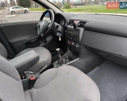 Черный Фиат Стило, объемом двигателя 1.6 л и пробегом 156 тыс. км за 4500 $, фото 7 на Automoto.ua