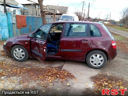 Фіат Стіло 2002 у Лозовой на Automoto.ua Червоний Фіат Стіло, об'ємом двигуна 1.7 л та пробігом 260 тис. км за 4000 $, фото 1 на Automoto.ua