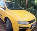 Желтый Фиат Стило, объемом двигателя 1.6 л и пробегом 250 тыс. км за 2608 $, фото 2 на Automoto.ua