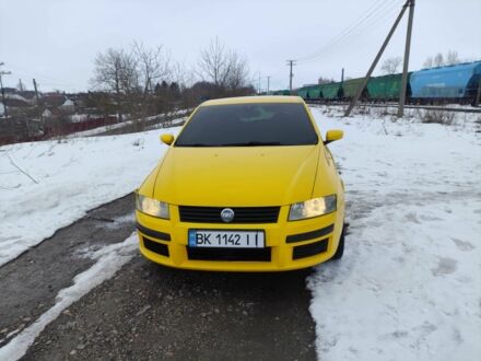 Жовтий Фіат Стіло, об'ємом двигуна 2.4 л та пробігом 225 тис. км за 2250 $, фото 1 на Automoto.ua