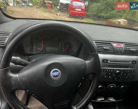 Серый Фиат Стило, объемом двигателя 1.9 л и пробегом 420 тыс. км за 2400 $, фото 4 на Automoto.ua