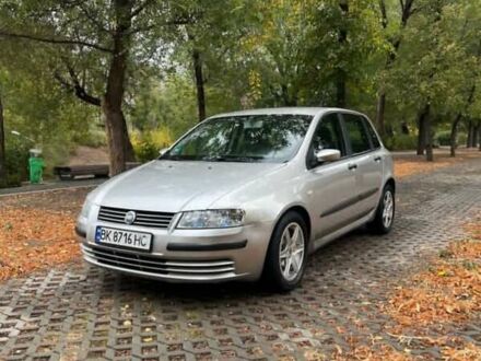 Серый Фиат Стило, объемом двигателя 1.2 л и пробегом 200 тыс. км за 3000 $, фото 1 на Automoto.ua