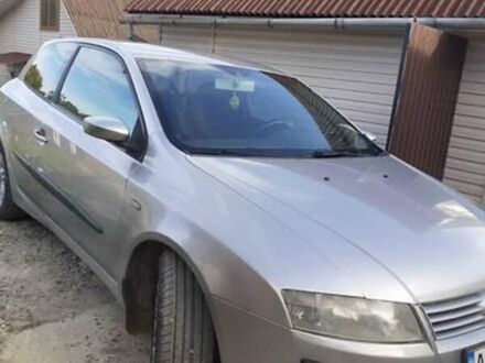 Фіат Стіло 2002 у Косове на Automoto.ua Сірий Фіат Стіло, об'ємом двигуна 1.6 л та пробігом 280 тис. км за 3200 $, фото 1 на Automoto.ua
