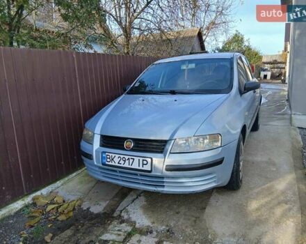 Синий Фиат Стило, объемом двигателя 1.6 л и пробегом 320 тыс. км за 3600 $, фото 1 на Automoto.ua