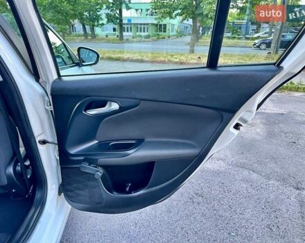 Білий Фіат Тіпо, об'ємом двигуна 1.25 л та пробігом 162 тис. км за 7300 $, фото 20 на Automoto.ua