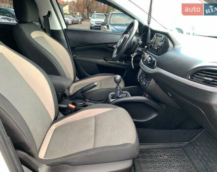 Белый Фиат Типо, объемом двигателя 1.4 л и пробегом 58 тыс. км за 10990 $, фото 23 на Automoto.ua