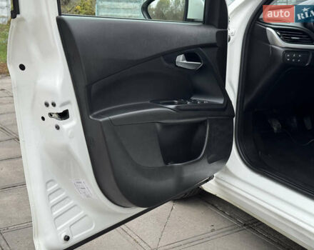 Фіат Тіпо 2020 у Смеле на Automoto.ua Білий Фіат Тіпо, об'ємом двигуна 1.37 л та пробігом 258 тис. км за 7600 $, фото 15 на Automoto.ua