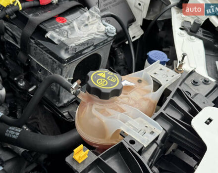 Фіат Тіпо 2020 у Смеле на Automoto.ua Білий Фіат Тіпо, об'ємом двигуна 1.37 л та пробігом 258 тис. км за 7600 $, фото 44 на Automoto.ua