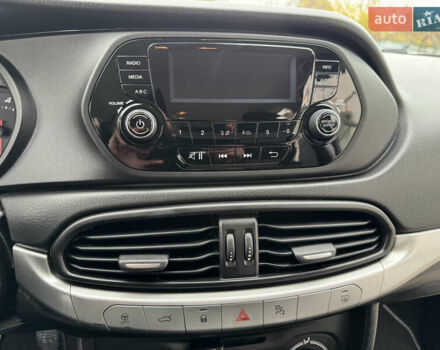 Фіат Тіпо 2020 у Смеле на Automoto.ua Білий Фіат Тіпо, об'ємом двигуна 1.37 л та пробігом 258 тис. км за 7600 $, фото 25 на Automoto.ua