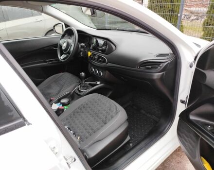 Белый Фиат Типо, объемом двигателя 1.4 л и пробегом 20 тыс. км за 12000 $, фото 3 на Automoto.ua