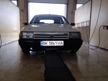 Белый Фиат Типо, объемом двигателя 1 л и пробегом 41 тыс. км за 700 $, фото 1 на Automoto.ua