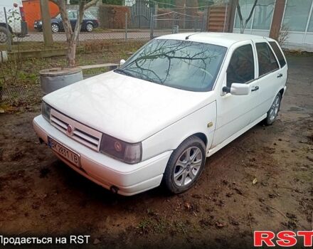 Белый Фиат Типо, объемом двигателя 1.4 л и пробегом 200 тыс. км за 1400 $, фото 1 на Automoto.ua