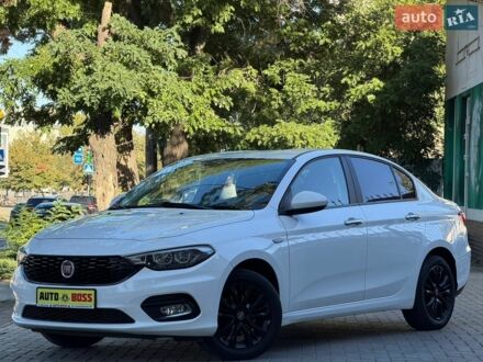 Белый Фиат Типо, объемом двигателя 1.4 л и пробегом 88 тыс. км за 10999 $, фото 1 на Automoto.ua