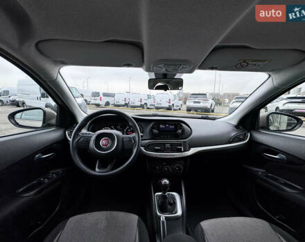 Бежевий Фіат Тіпо, об'ємом двигуна 1.37 л та пробігом 84 тис. км за 8500 $, фото 14 на Automoto.ua