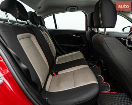 Фіат Тіпо 2017 у Києві на Automoto.ua Червоний Фіат Тіпо, об'ємом двигуна 1.4 л та пробігом 154 тис. км за 7471 $, фото 15 на Automoto.ua