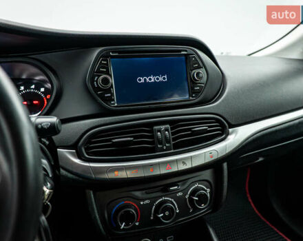 Фіат Тіпо 2017 у Києві на Automoto.ua Червоний Фіат Тіпо, об'ємом двигуна 1.4 л та пробігом 154 тис. км за 7471 $, фото 11 на Automoto.ua