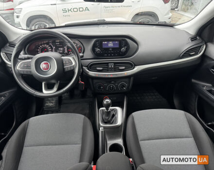 Красный Фиат Типо, объемом двигателя 1.4 л и пробегом 45 тыс. км за 9500 $, фото 12 на Automoto.ua