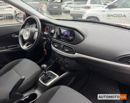 Красный Фиат Типо, объемом двигателя 1.4 л и пробегом 45 тыс. км за 9500 $, фото 11 на Automoto.ua